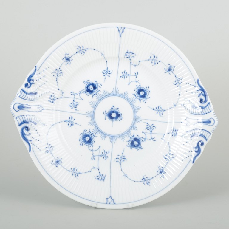 Royal CopenhagenServeringsfad, model 1/319, 1900-tallets anden halvdel.