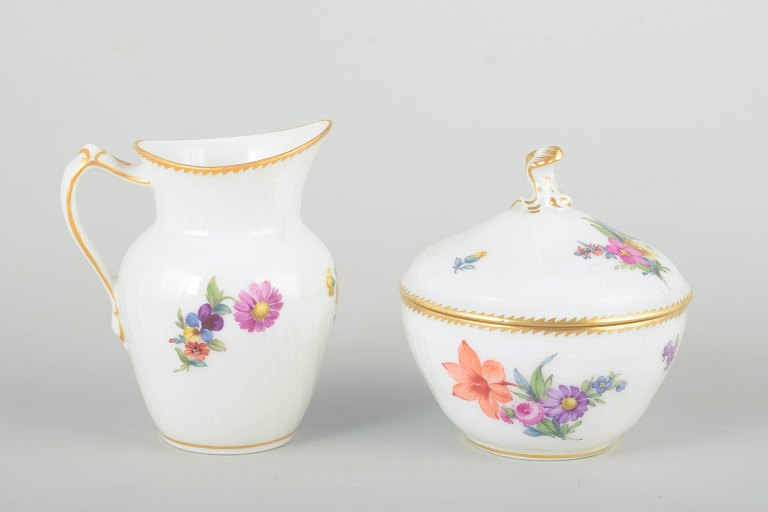 Royal Copenhagen
Sachsisk Blomst sukkerskål og flødekande, ca. 1900.
