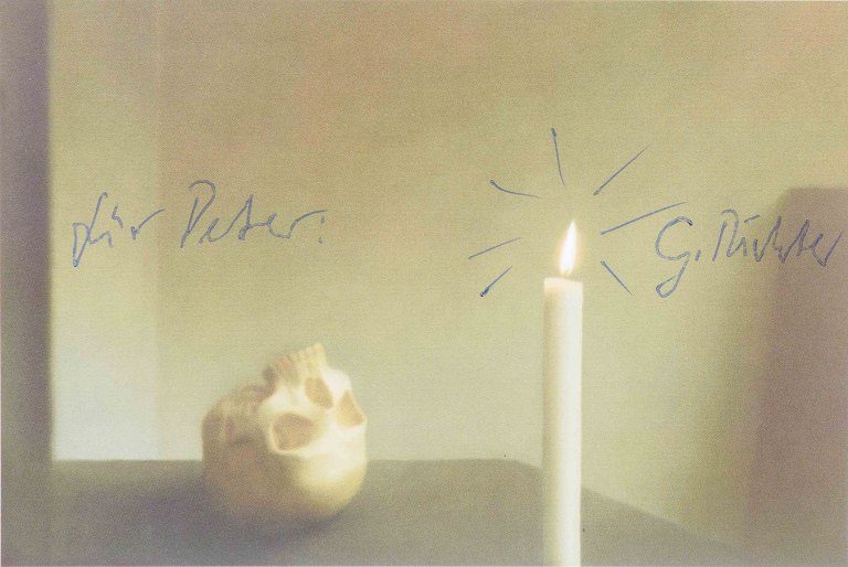 Gerhard Richter (f. 1932)
“Schädel mit Kerze”.
Postkort, håndsigneret.