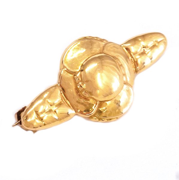 Early Georg Jensen 18kt Gold brooch. Size: 16x33mm