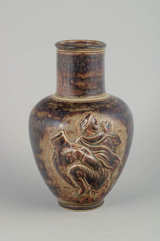 Jais Nielsen for Royal Copenhagen (1885–1961)Vase med Sung-glasur, midt 1900-tallet.