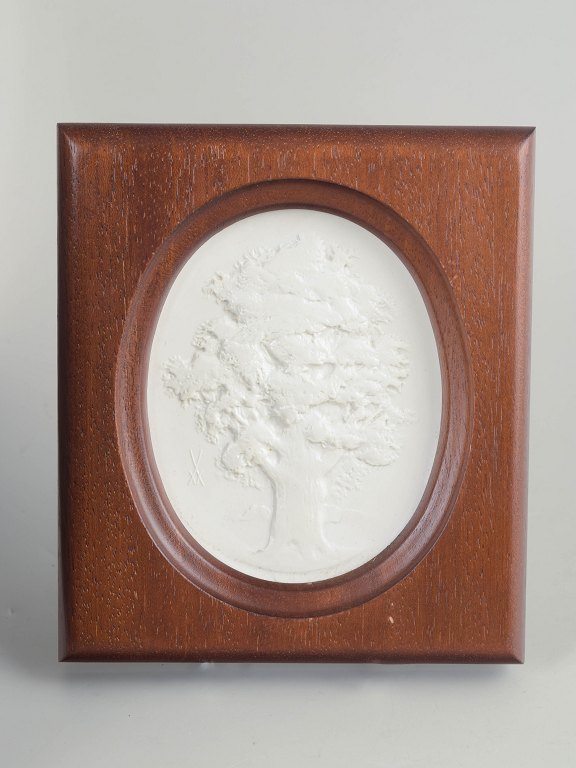 MeissenBiscuit plaque, c. 1970s.