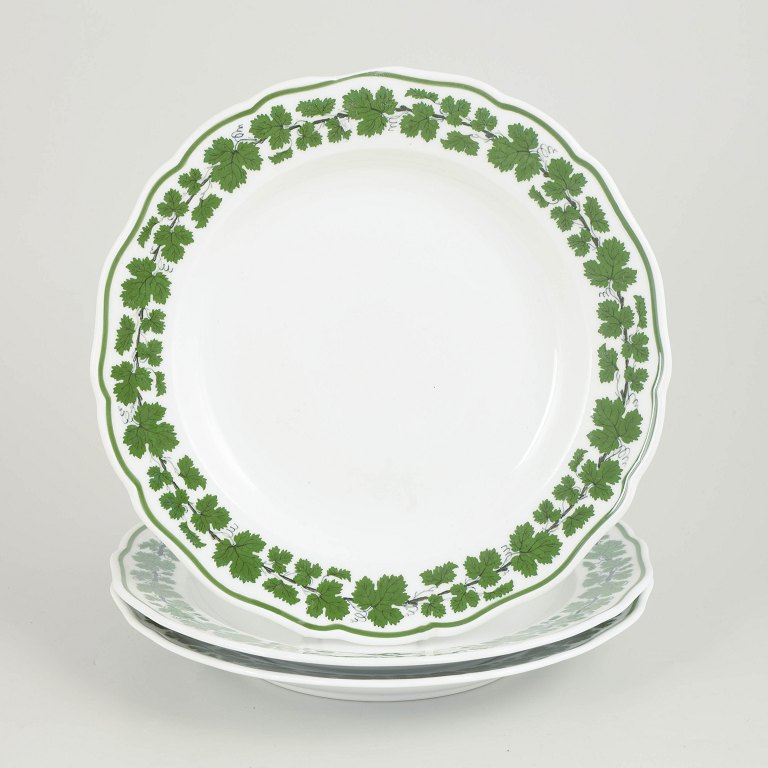 Meissen, Vine Leaves, set of 3 dinner plates.