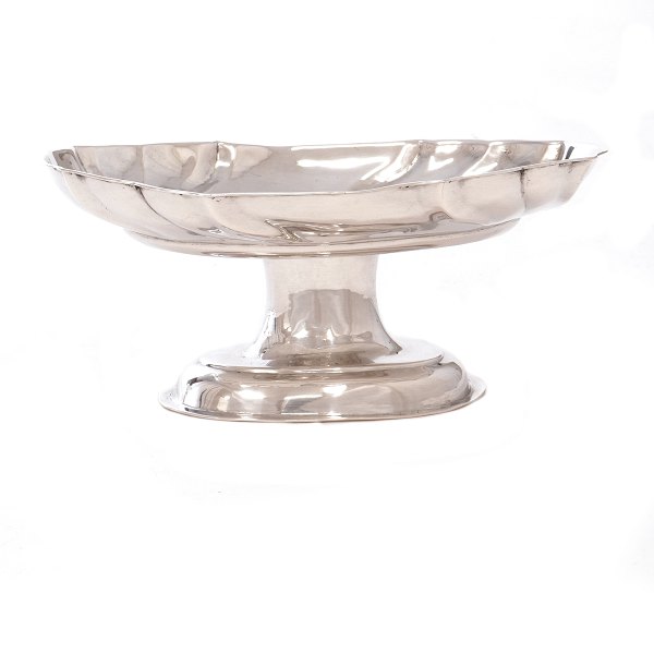 Baroque silver sugar candy tray Copenhagen mid 18th century. H: 5,6cm