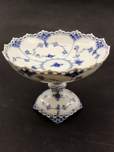Royal Copenhagen blue fluting full lace centerpiece 1/1020