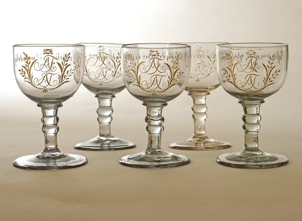 Set of five gilt glasses. Gjøvig, Norway, circa 1810-20. H: 10,5cm