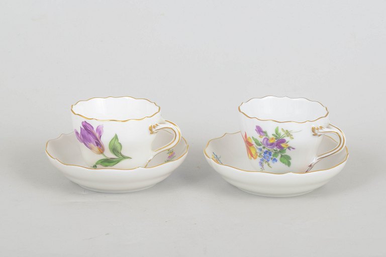 Meissen, pair of demitasse cups and saucers.