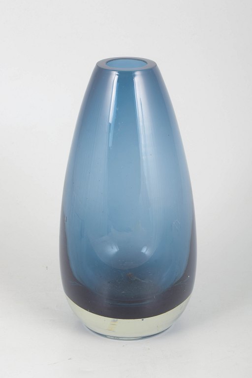Tamara Aladin for Riihimäen Lasi, vase.