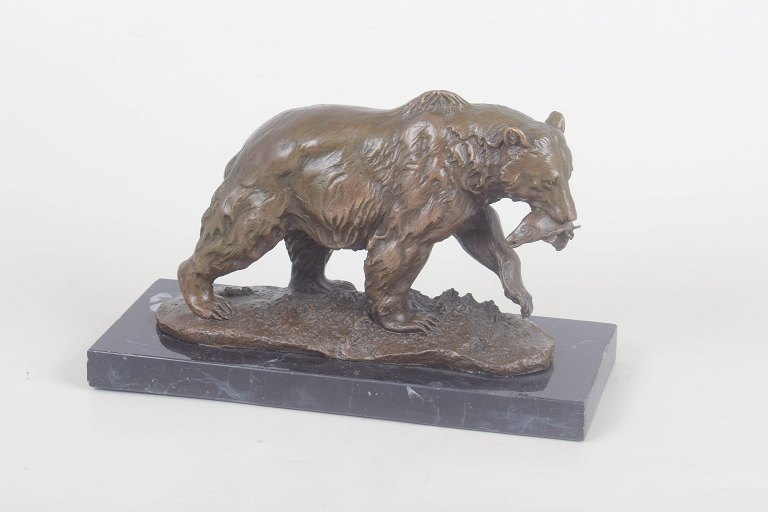 Miguel Fernando Lopez (Milo), bronze sculpture of a bear.