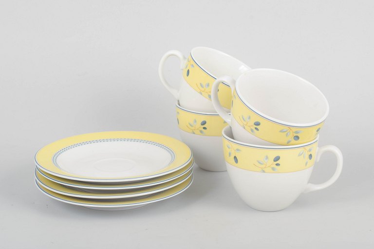 Royal Doulton, Blueberry, sæt med fire store kaffekopper med underkopper.