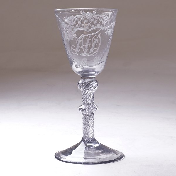 Norwegian mid 18th century Nøstentangen Chrystal Desert glass. H: 14cm