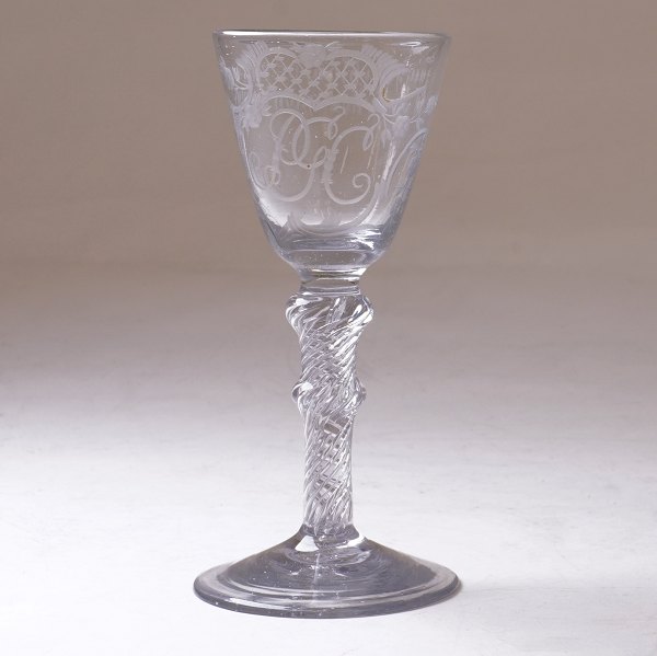 Norwegian mid 18th century Nøstentangen Chrystal Desert glass. H: 14cm